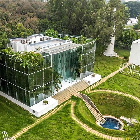 The Crystal Hall India'S Only All Glass Villa Бангалор Экстерьер фото